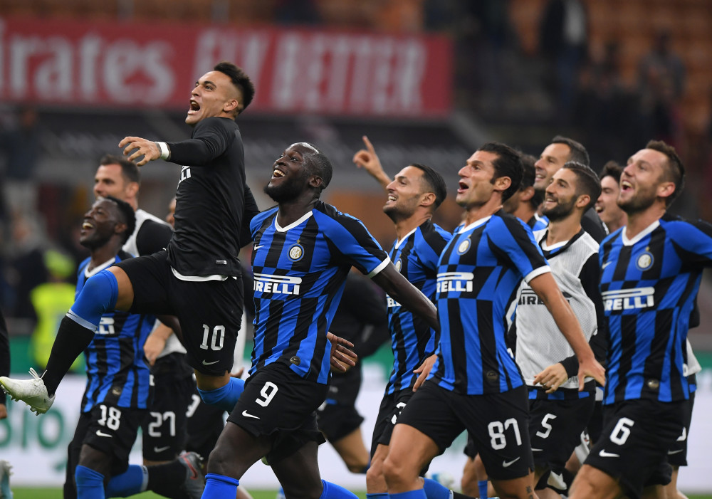 记者：邵佳一执教国足会带着部分在青岛西海岸的助手