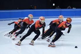 铃木一朗在最后一场比赛离场时，用流利的英文向现场球迷道别并致谢